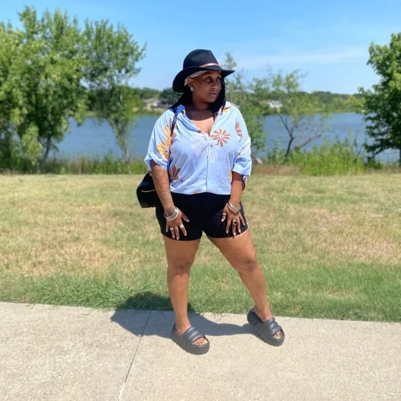 🚨 LIKE TO BE NOTIFIED FOR LIVE SHOWS! 🚨 - Picture 8 of 13